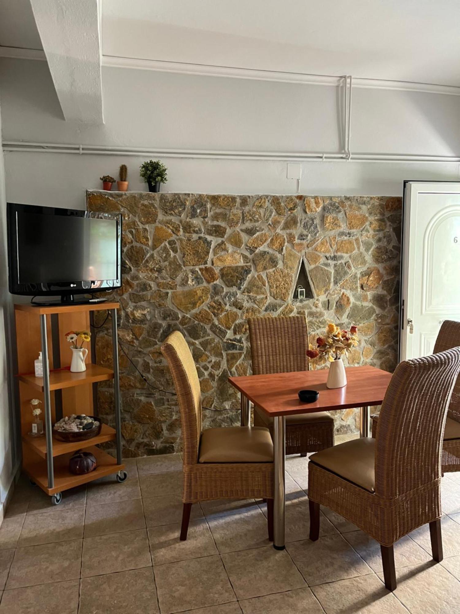 Ferienwohnung Litsa Plomari Exterior foto